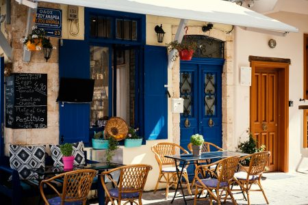 How to Avoid Traps and Discover Authentic Local Experiences